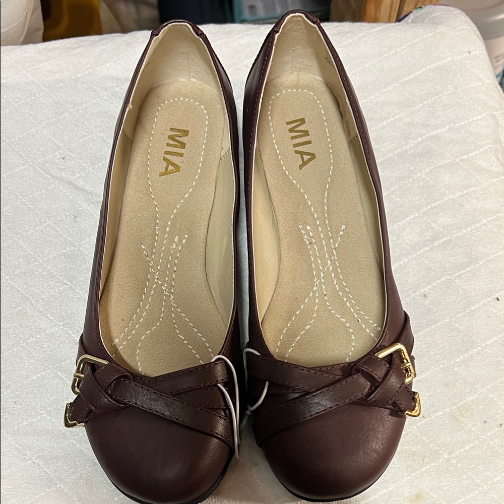 MIA Brown Leather Bow Accent Flats with Gold Buckle
